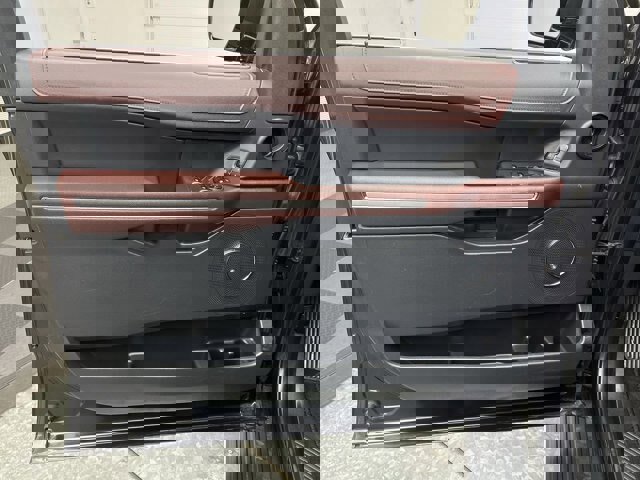 Certified 2024 Ford Expedition Limited image 9