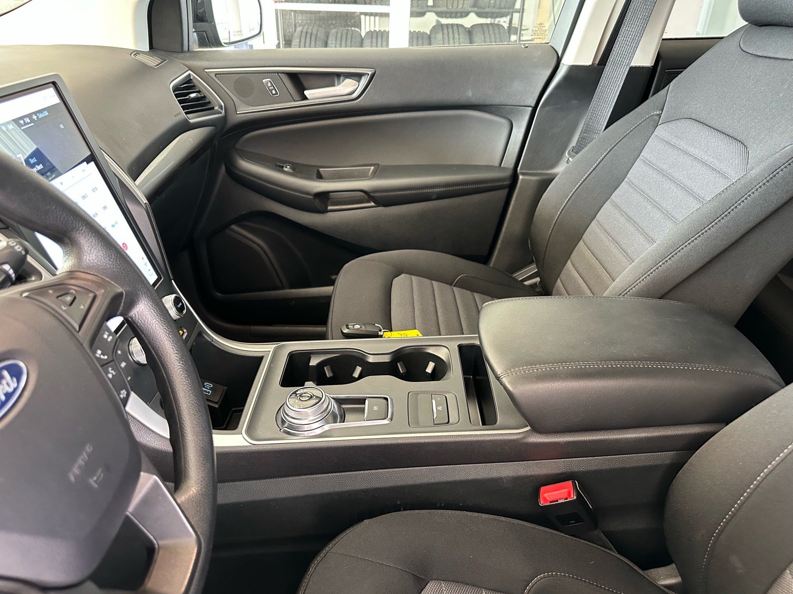 Certified 2024 Ford Edge SE w/ Black Appearance Package AWD/4WD image 19