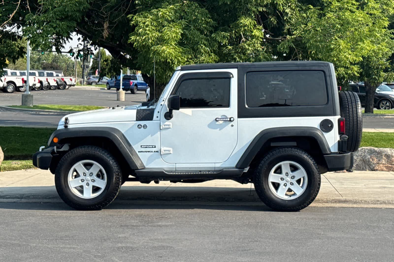 Used 2017 Jeep Wrangler Sport w/ Quick Order Package 24S AWD/4WD image 5