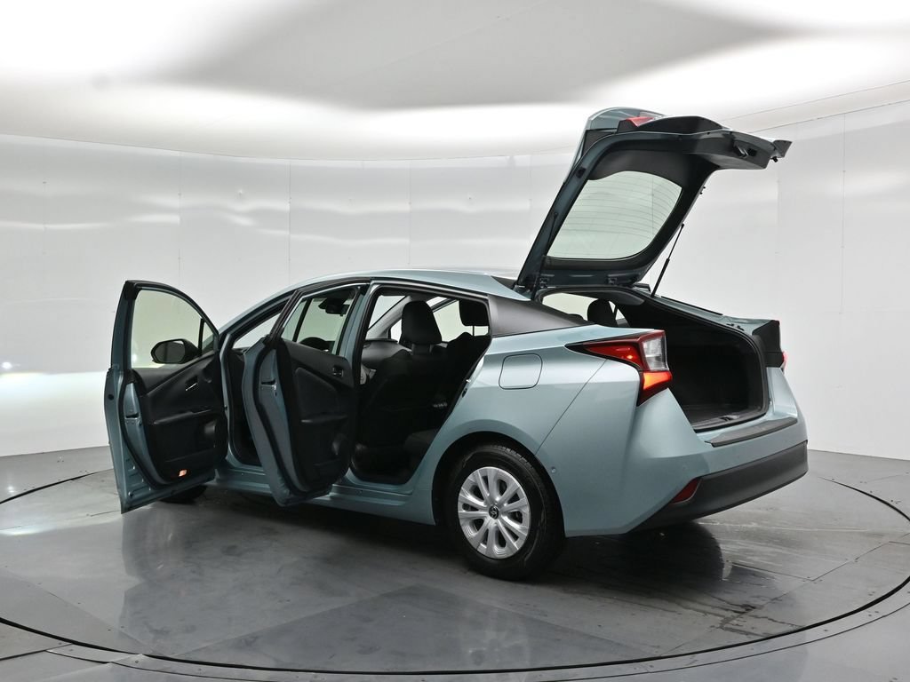 Used 2021 Toyota Prius LE FWD image 30