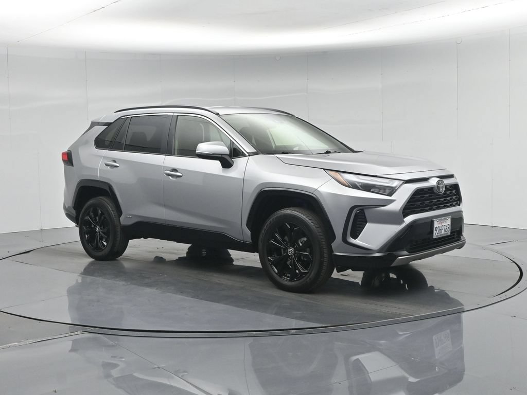 Used 2025 Toyota RAV4 SE AWD/4WD image 27