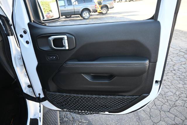 Used 2023 Jeep Wrangler Unlimited Sahara w/ Cold Weather Group AWD/4WD image 23