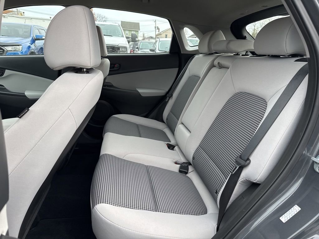 Used 2023 Hyundai Kona SE image 15