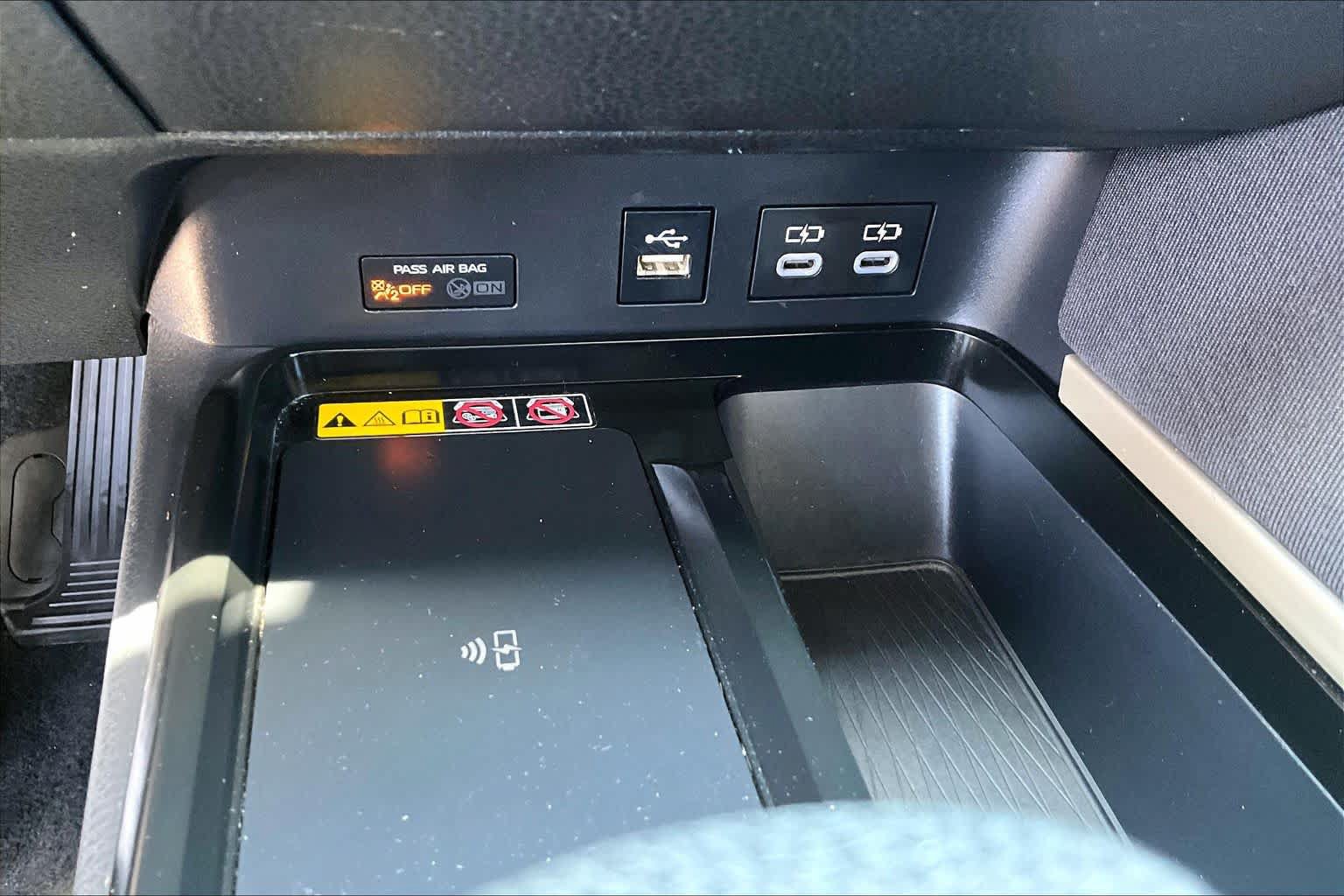 Used 2025 Toyota Camry LE FWD image 33