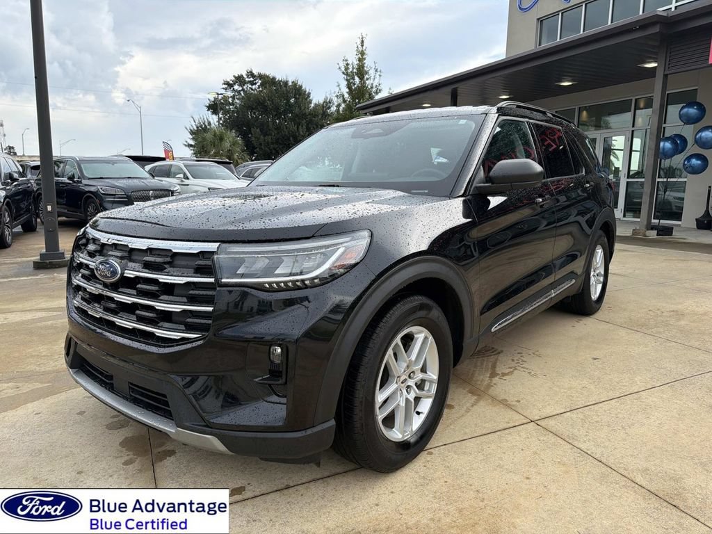 Certified 2025 Ford Explorer Active w/ Active Comfort Package RWD image 5