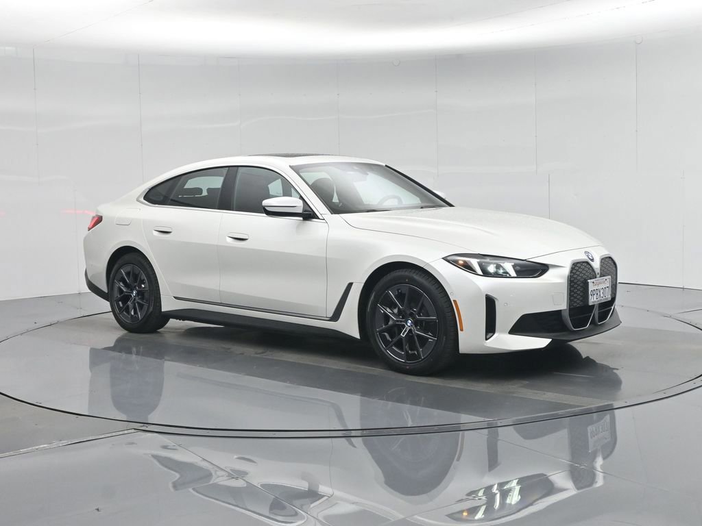 Used 2025 BMW i4 eDrive40 image 3