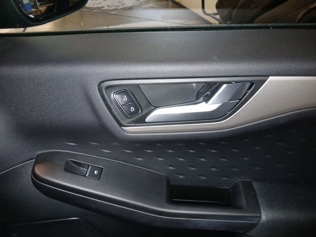 Certified 2020 Ford Escape SE image 45