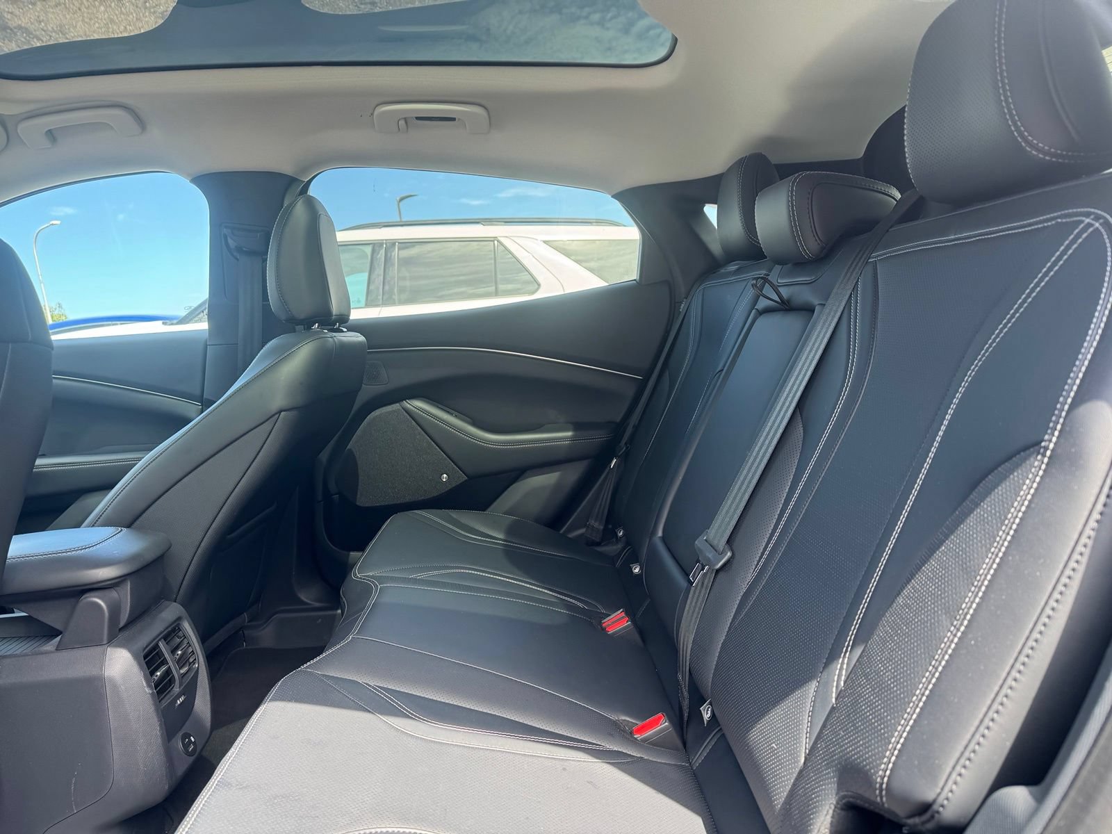 Certified 2022 Ford Mustang Mach-E Premium AWD/4WD image 14