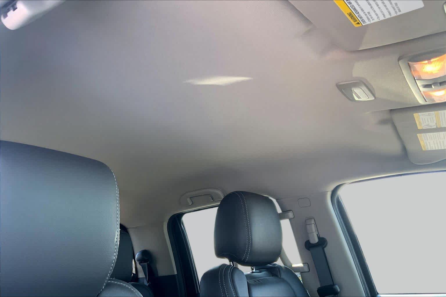 Used 2022 Nissan Frontier SV w/ Technology Package RWD image 14