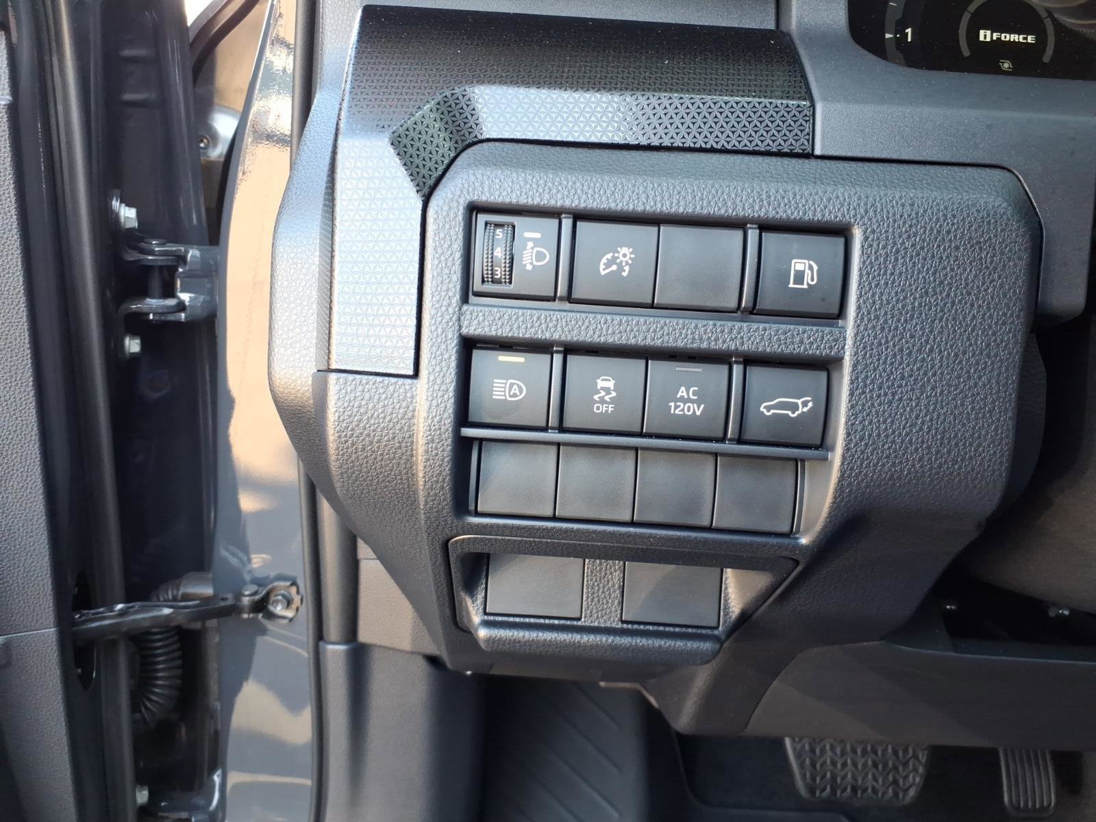 Used 2025 Toyota 4Runner Limited image 18