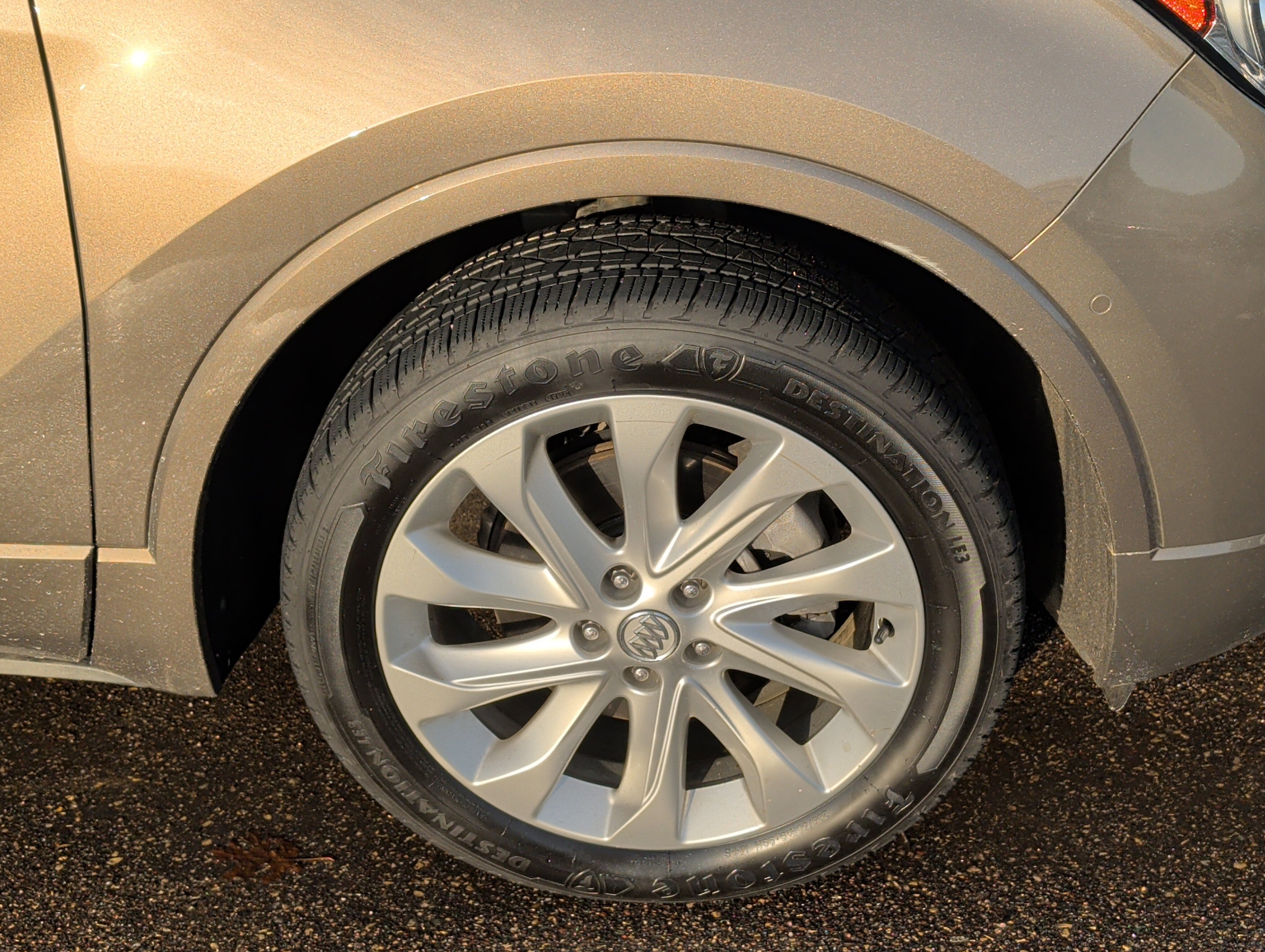 Used 2018 Buick Envision Premium w/ Driver Confidence Package image 5