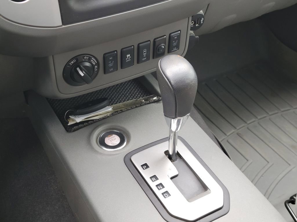 Used 2020 Nissan Frontier SV w/ Midnight Edition Floor Mats image 22