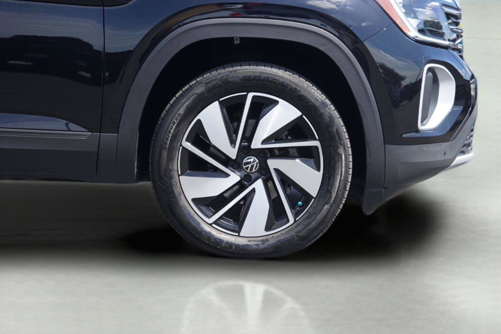 Used 2024 Volkswagen Atlas SE FWD image 4