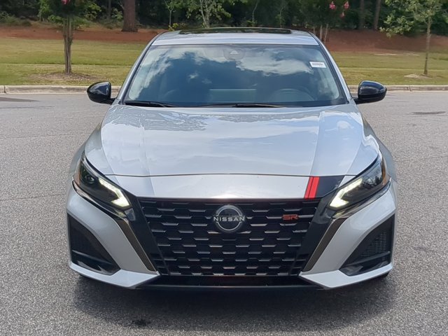 Used 2023 Nissan Altima 2.5 SR w/ SR Premium Package FWD image 9