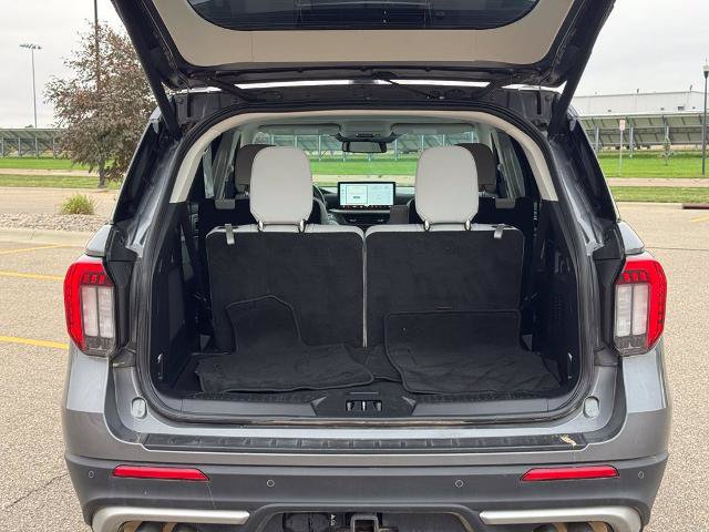 Certified 2025 Ford Explorer Platinum w/ Ultimate Package AWD/4WD image 38