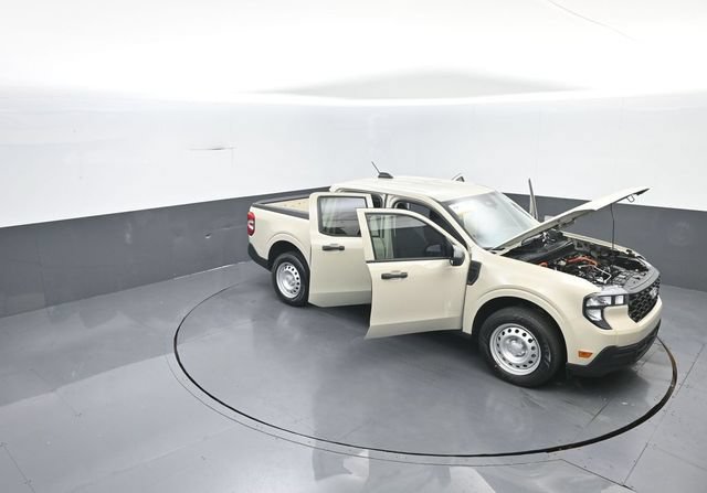 Certified 2025 Ford Maverick XL FWD image 31