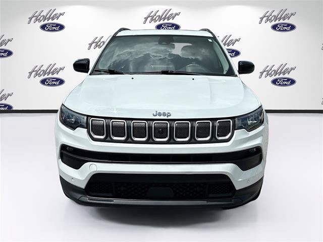 Used 2022 Jeep Compass Latitude w/ Sun and Sound Group AWD/4WD image 2