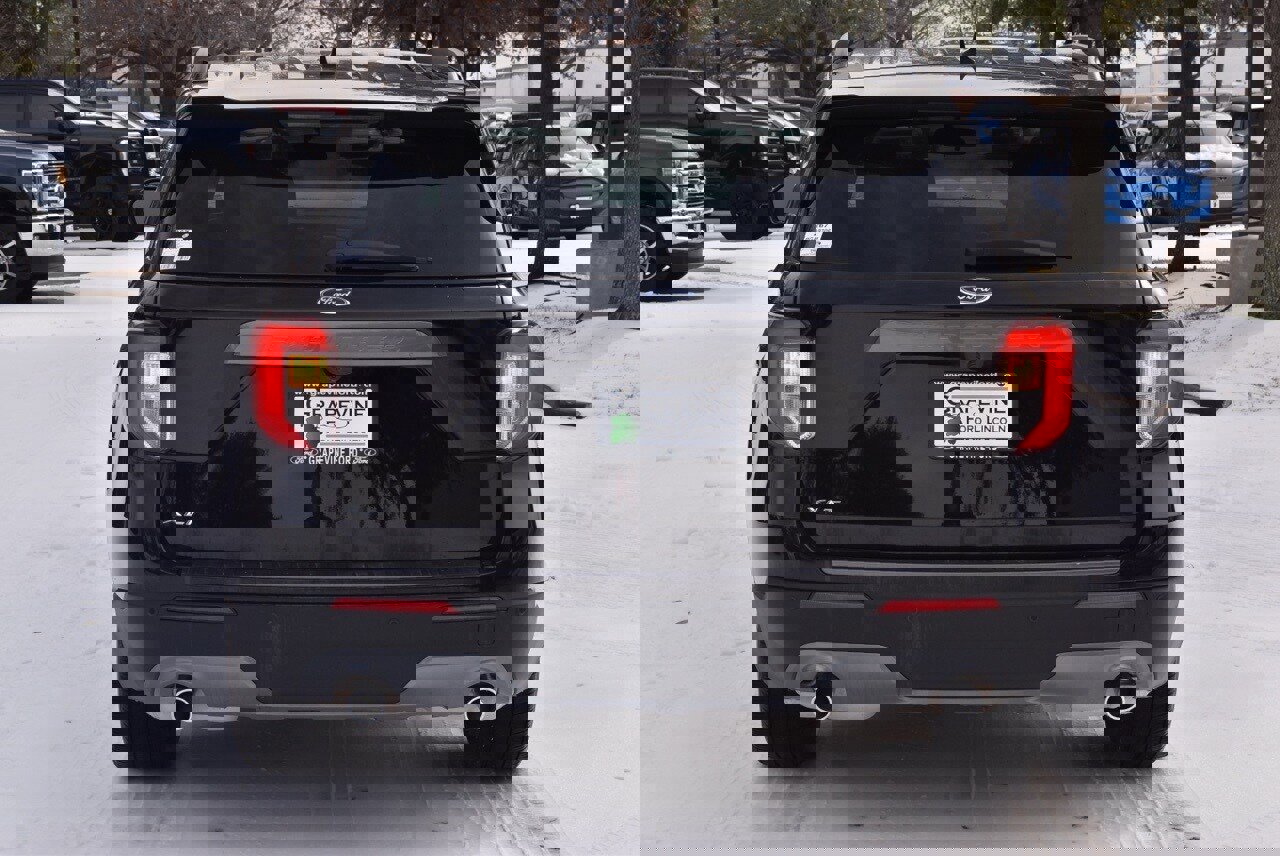 Certified 2023 Ford Explorer XLT w/ Equipment Group 202A image 9