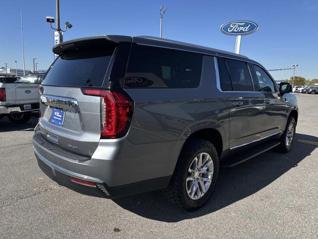 Used 2022 GMC Yukon XL SLT w/ SLT Premium Package image 5