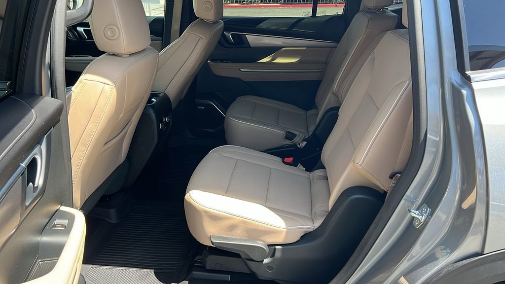 Used 2026 Buick Enclave Preferred w/ LPO, Floor Liner Package FWD image 11