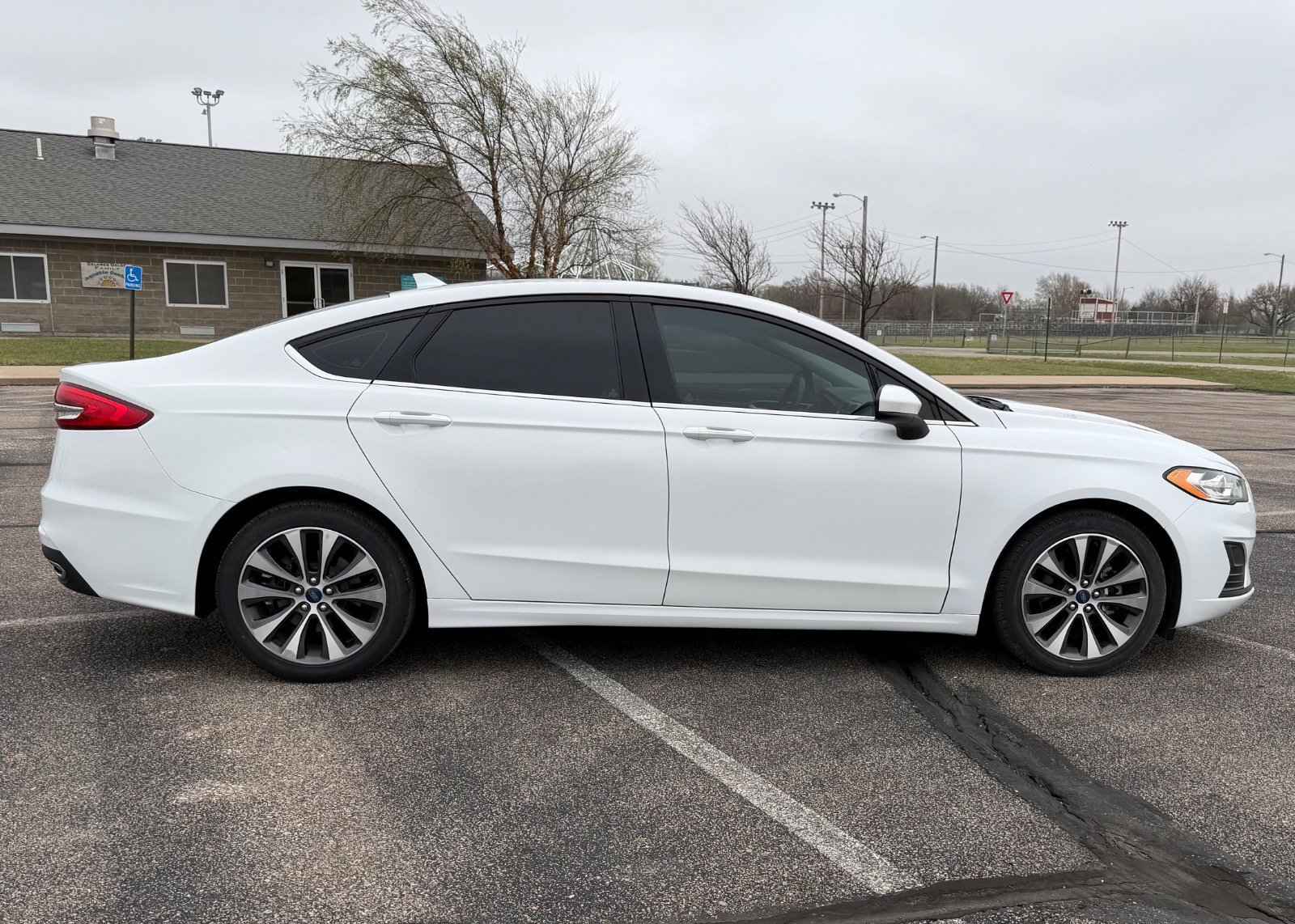 Certified 2019 Ford Fusion SE AWD/4WD image 2