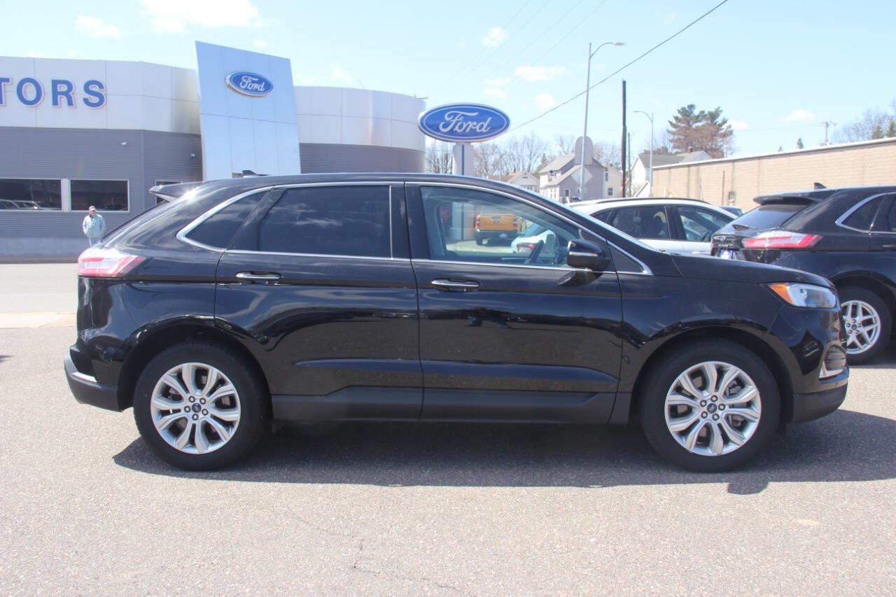 Certified 2024 Ford Edge Titanium AWD/4WD image 3
