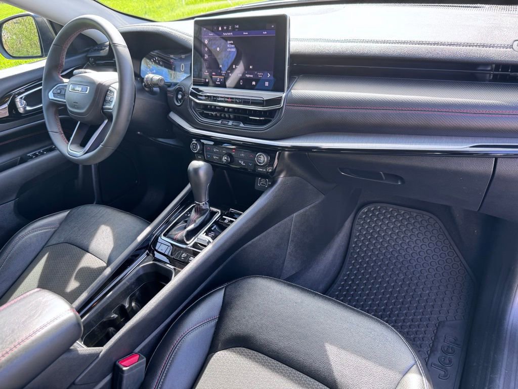 Used 2022 Jeep Compass Trailhawk AWD/4WD image 18