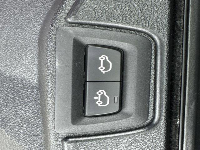 Used 2022 BMW X5 sDrive40i w/ M Sport Package image 16