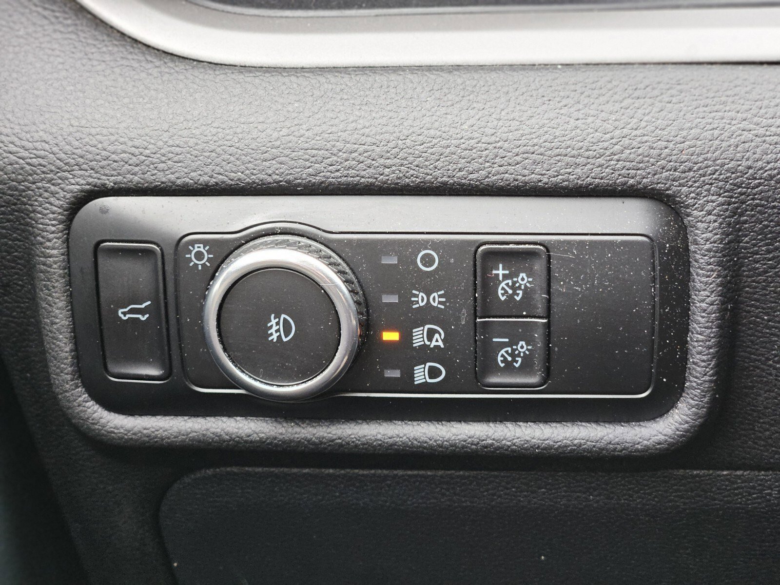 Certified 2023 Ford Explorer XLT w/ Equipment Group 202A image 24