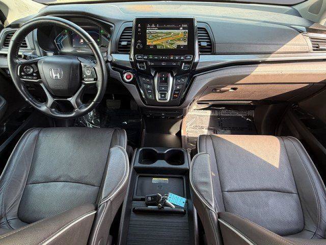 Used 2023 Honda Odyssey Elite image 3