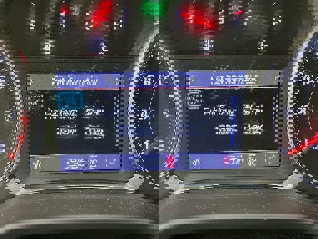 Used 2023 GMC Acadia SLT w/ Preferred Package image 22