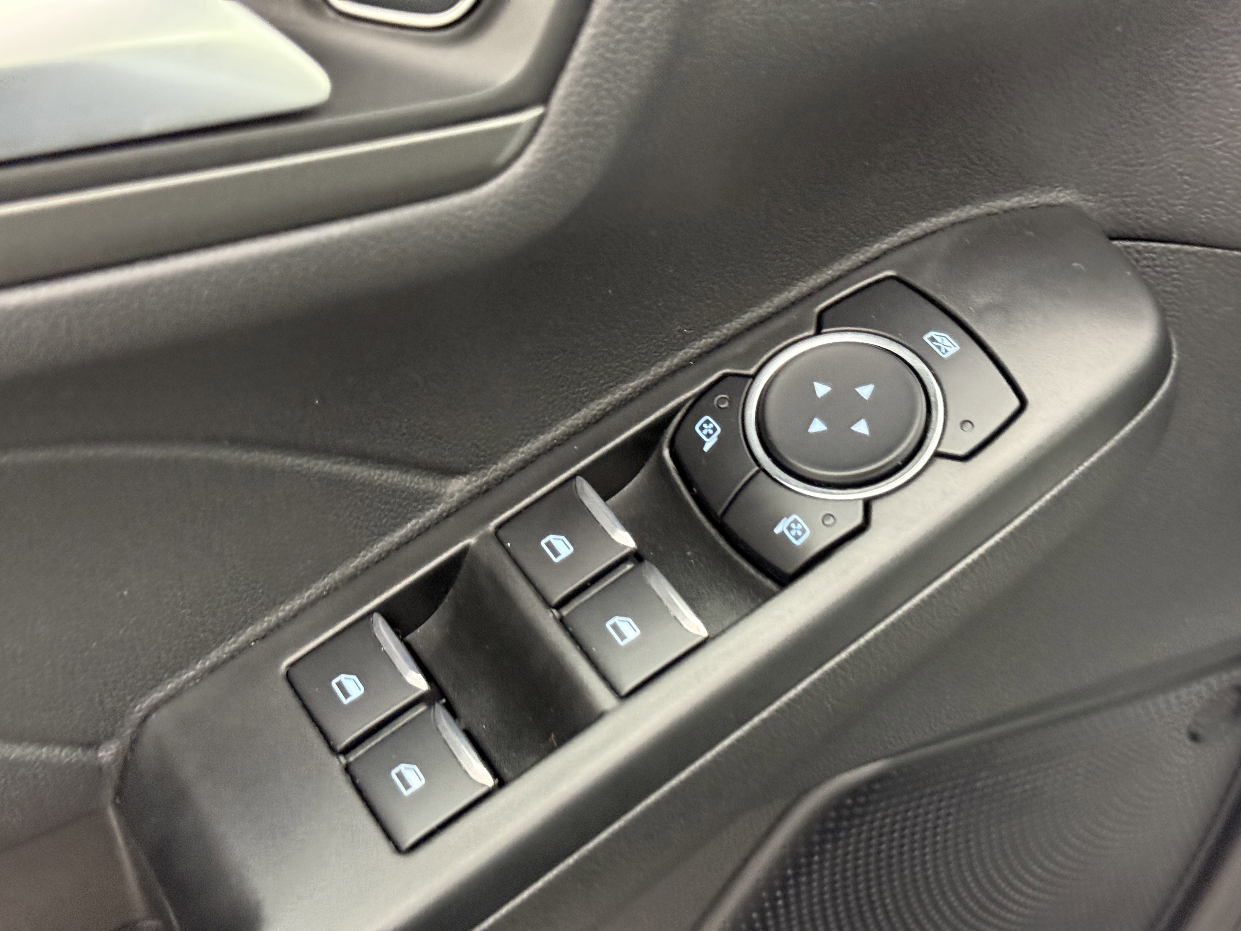 Certified 2025 Ford Escape SE FWD image 14