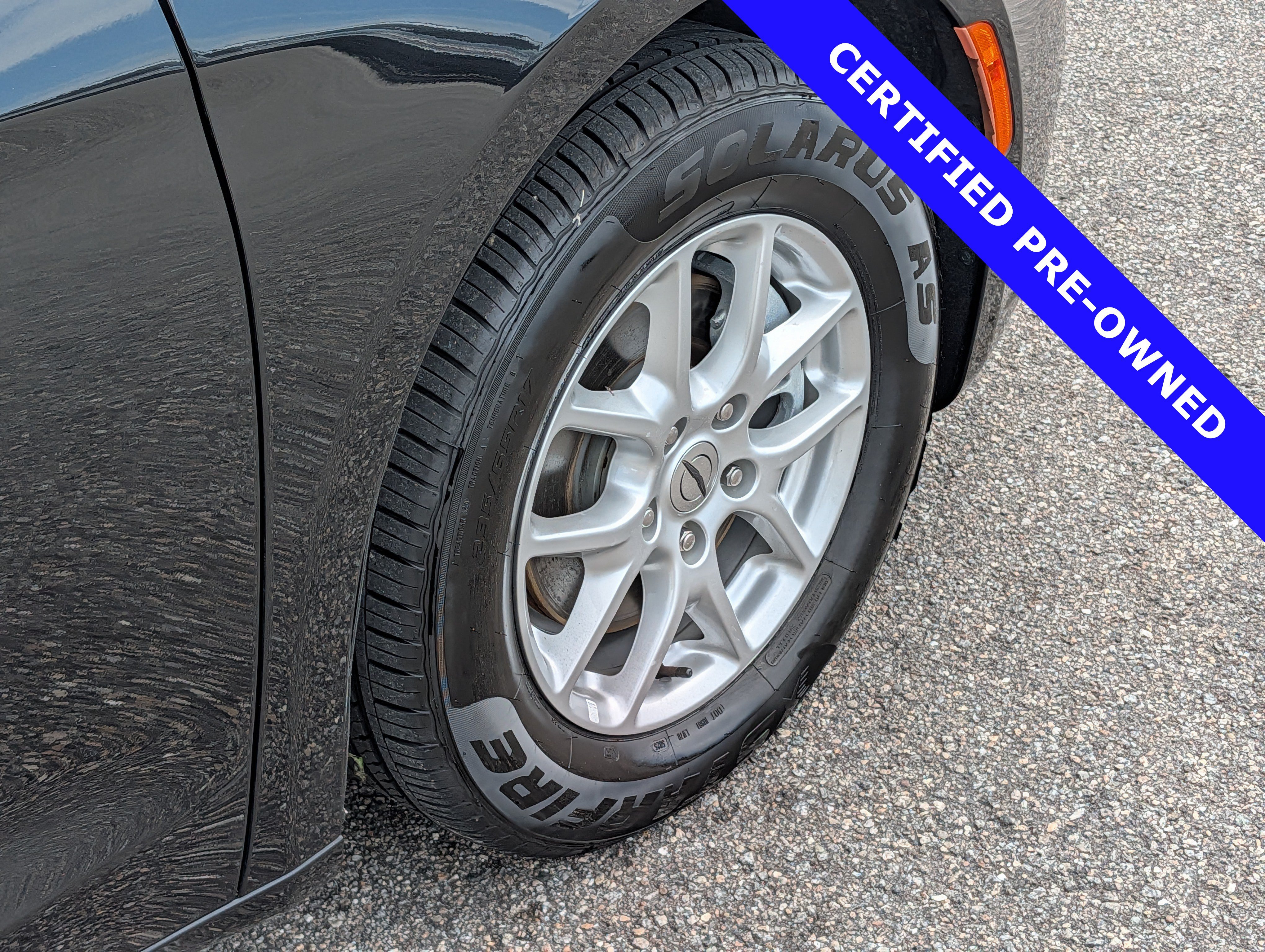 Used 2023 Chrysler Pacifica Touring-L FWD image 13