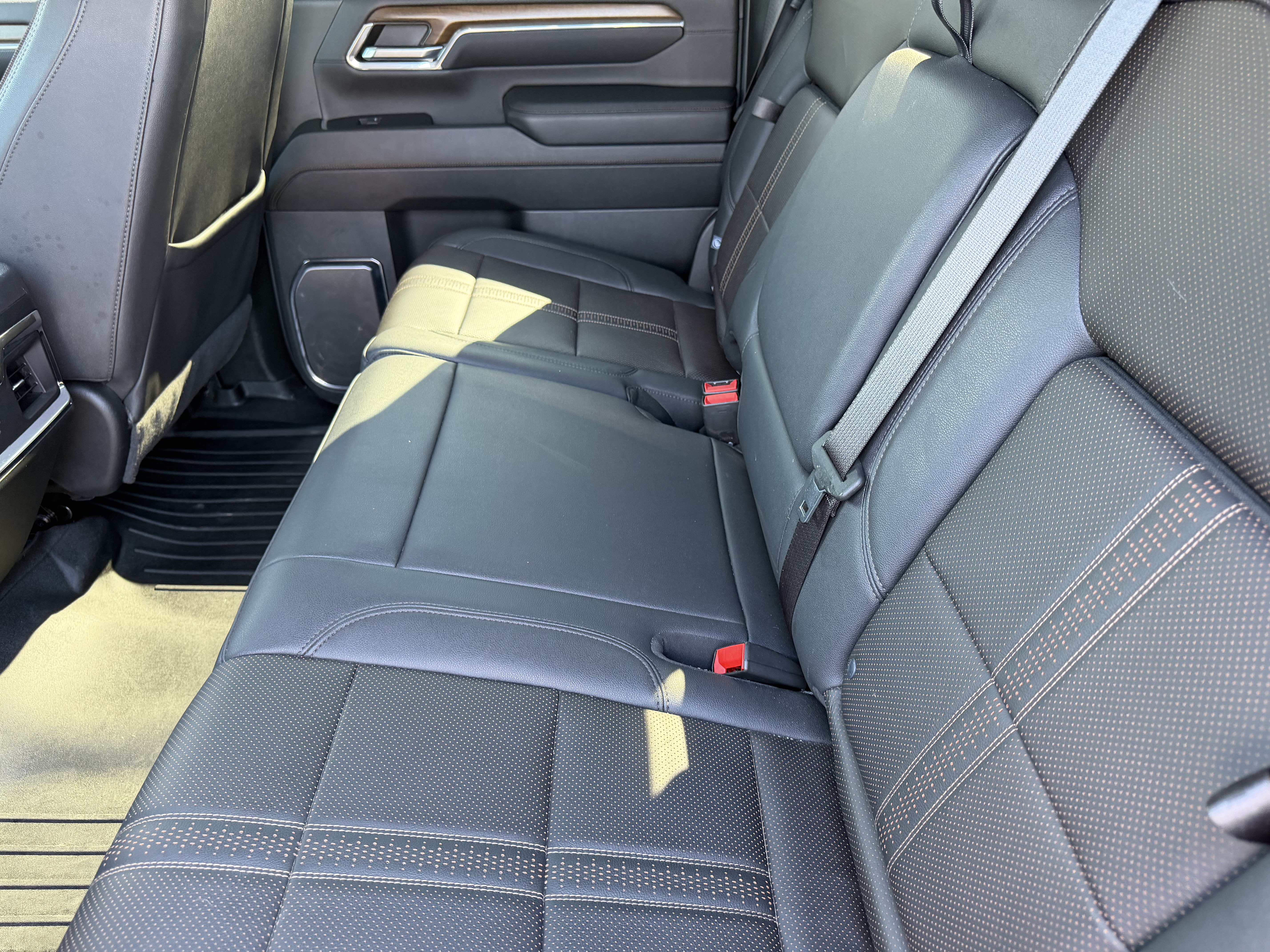 Used 2024 Chevrolet Silverado 2500 High Country AWD/4WD image 11