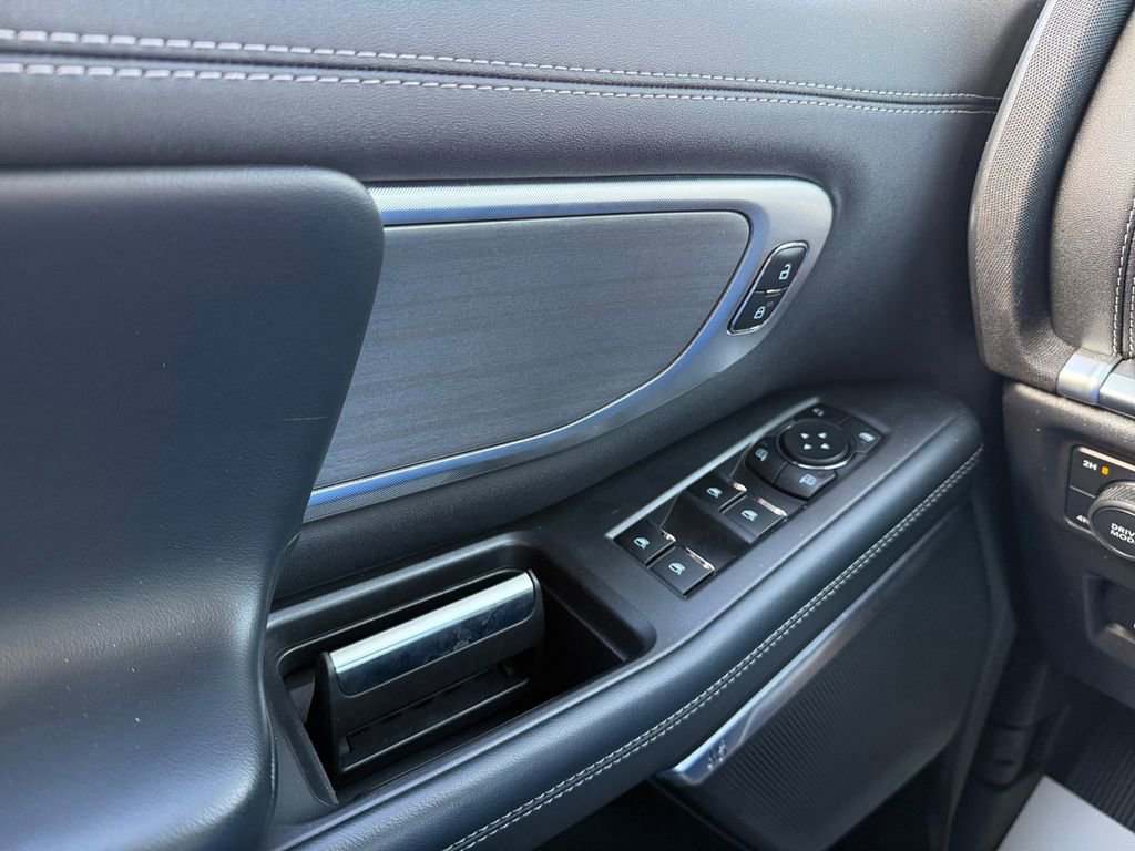 Certified 2025 Ford Expedition Max Platinum image 25