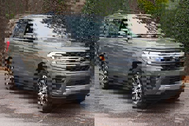 Certified 2024 Ford Expedition XLT image 1