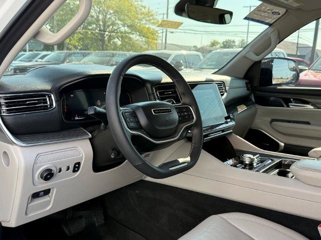 Used 2023 Jeep Wagoneer Series II w/ Convenience Group I AWD/4WD image 13