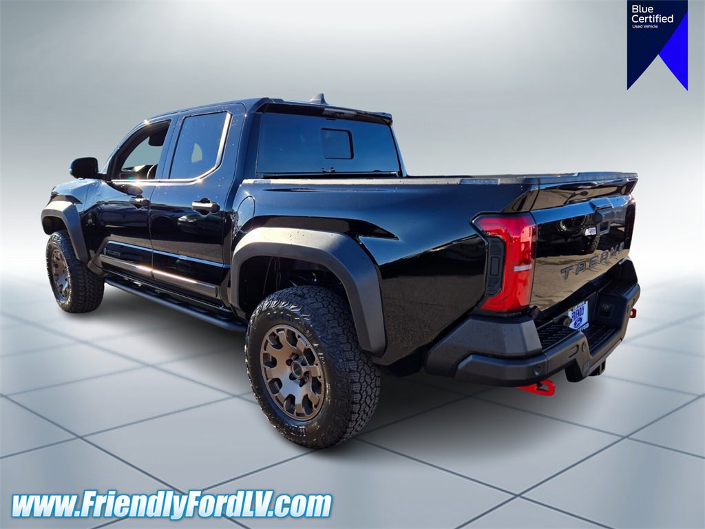 Used 2025 Toyota Tacoma Trailhunter image 3