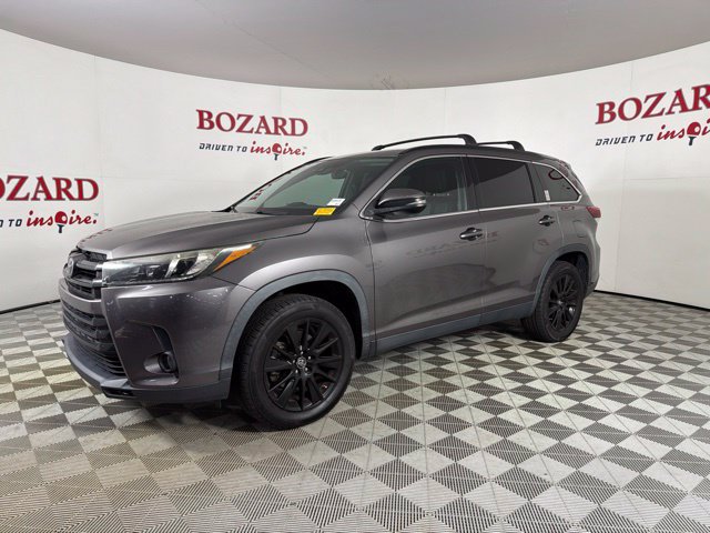 Used 2019 Toyota Highlander SE FWD image 6