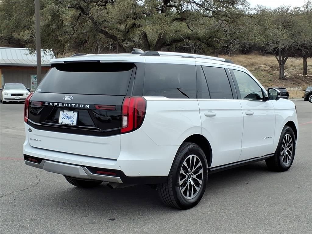 Certified 2025 Ford Expedition Platinum image 11