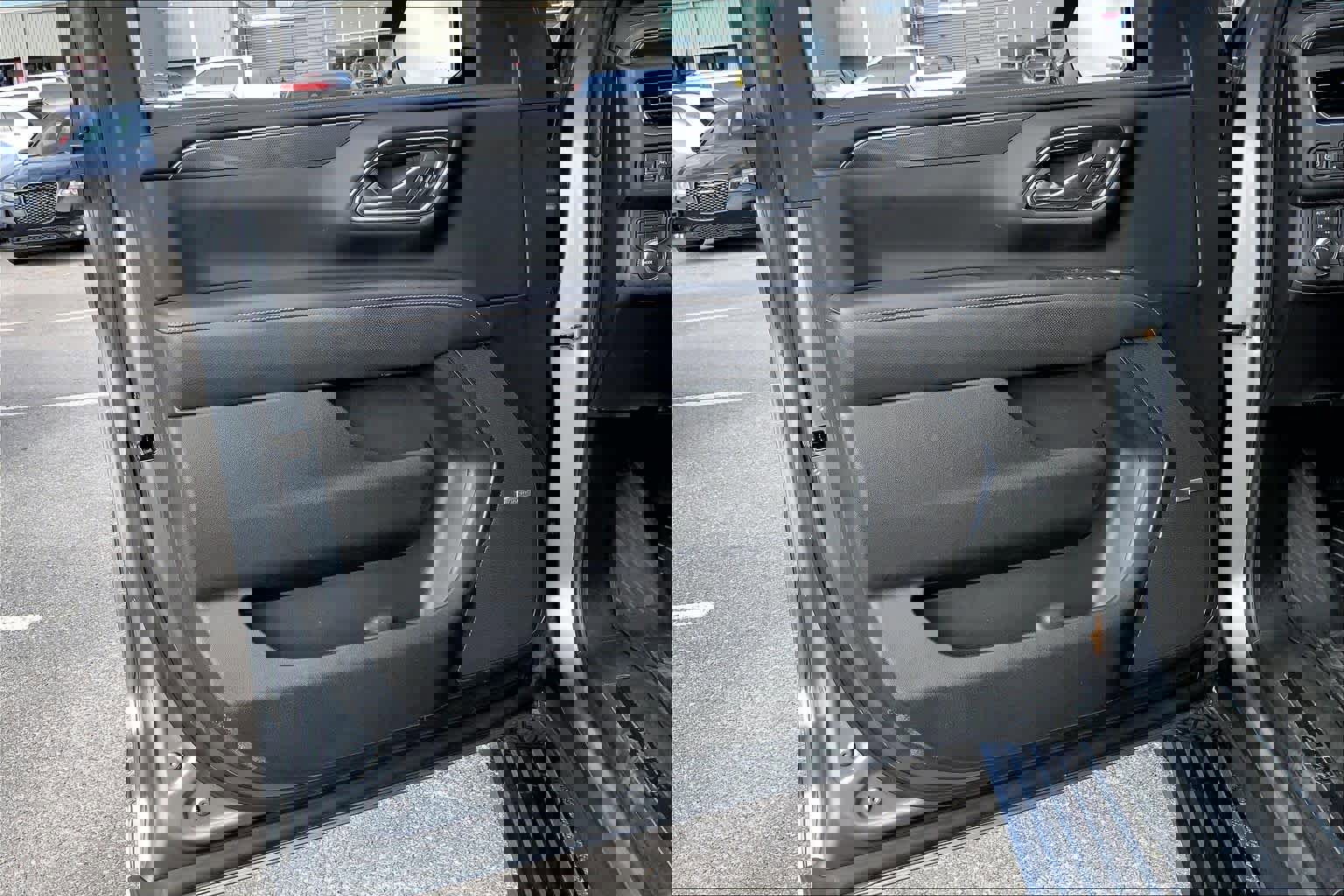 Used 2021 GMC Yukon AT4 w/ AT4 Premium Package image 21