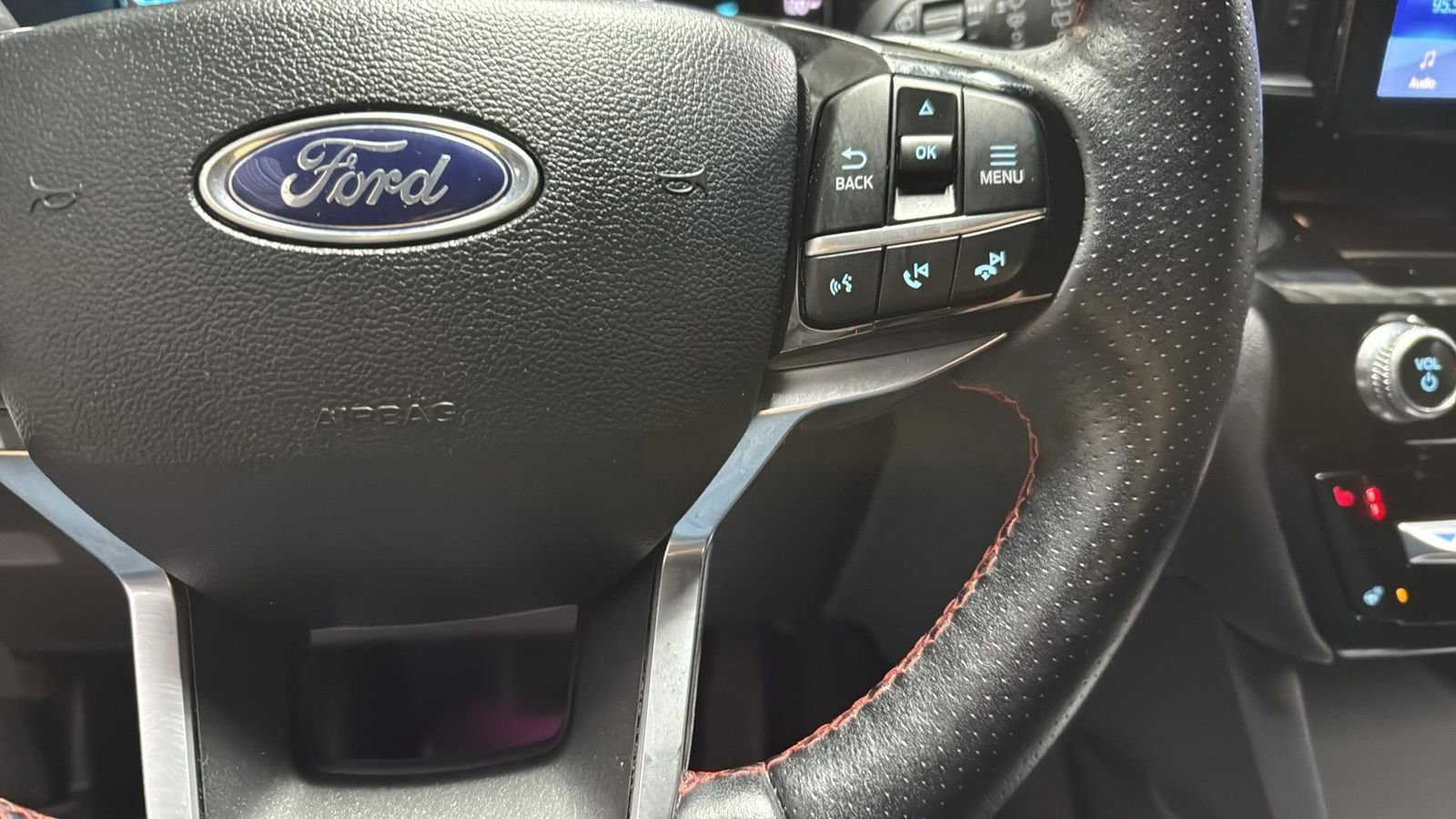 Certified 2023 Ford Explorer ST-Line w/ Class IV Trailer Tow Package image 16