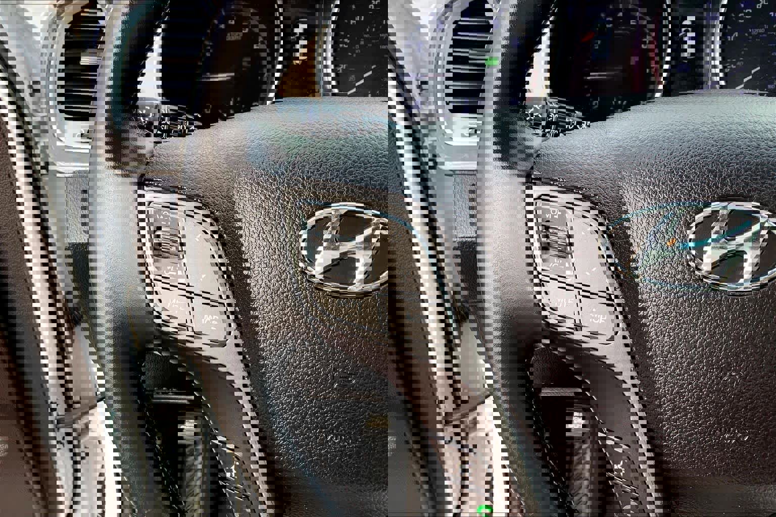 Used 2017 Hyundai Santa Fe Sport image 20