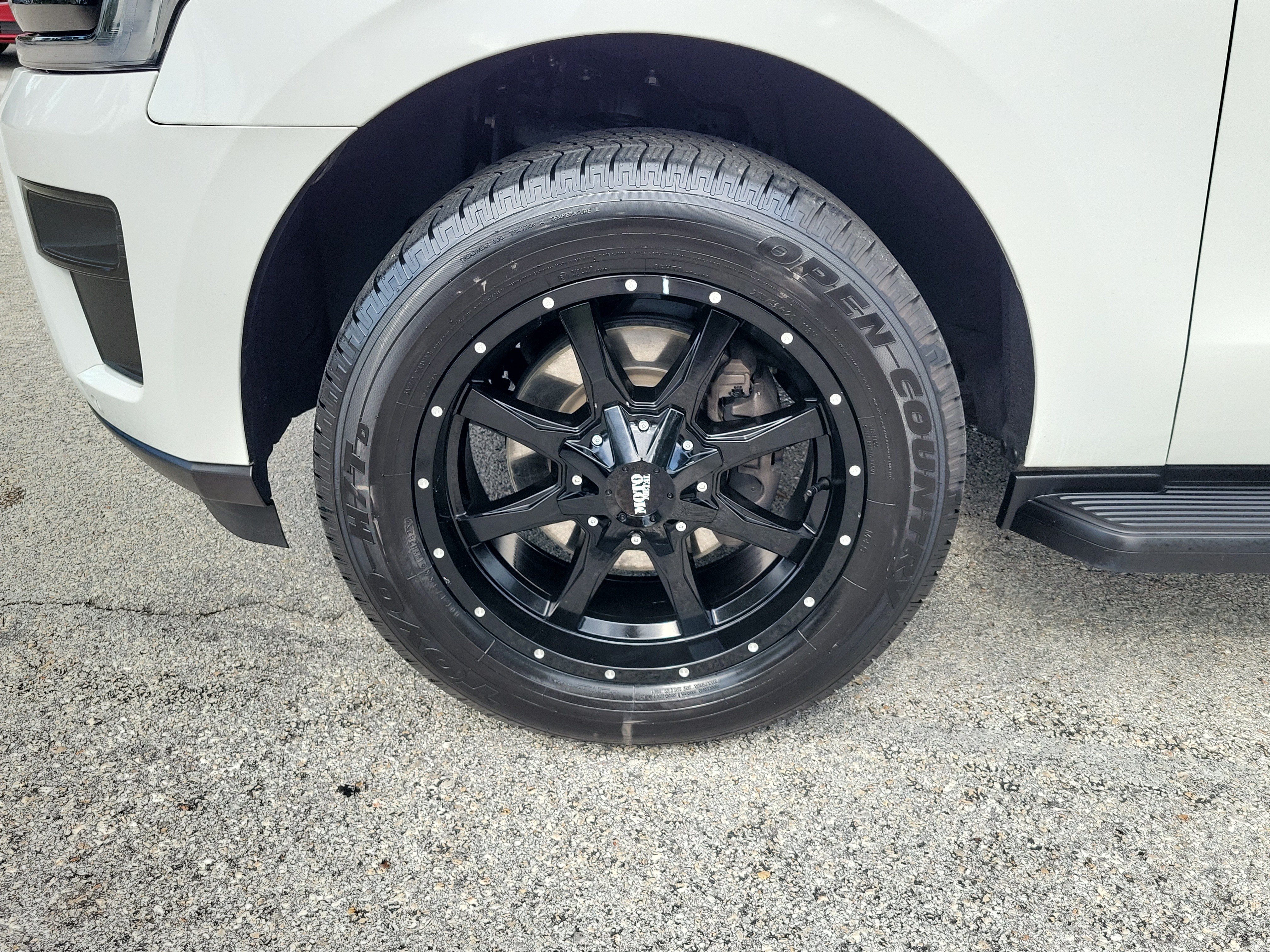 Certified 2024 Ford Expedition Max XLT RWD image 5
