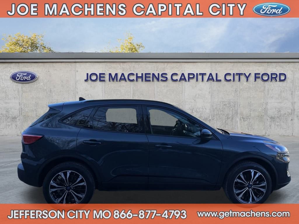 Certified 2022 Ford Escape SE w/ SE Sport Appearance Package image 6