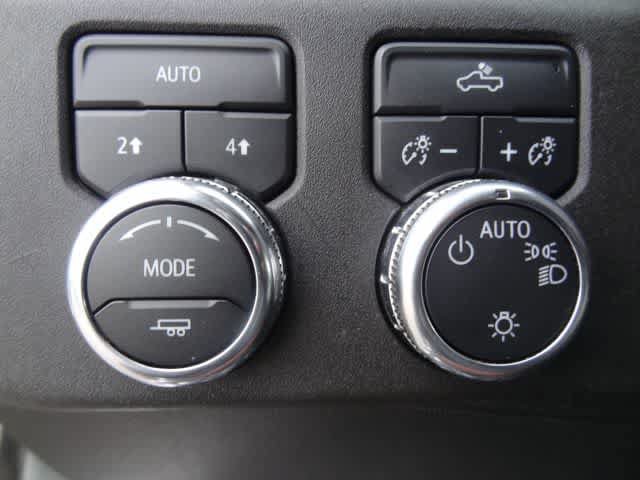 Used 2024 GMC Sierra 1500 SLE AWD/4WD image 16