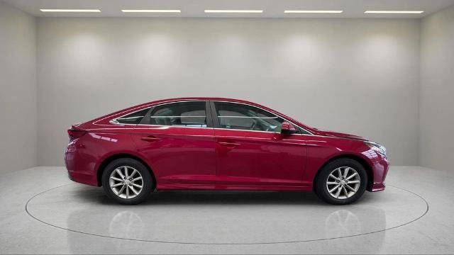 Used 2018 Hyundai Sonata SE FWD image 2