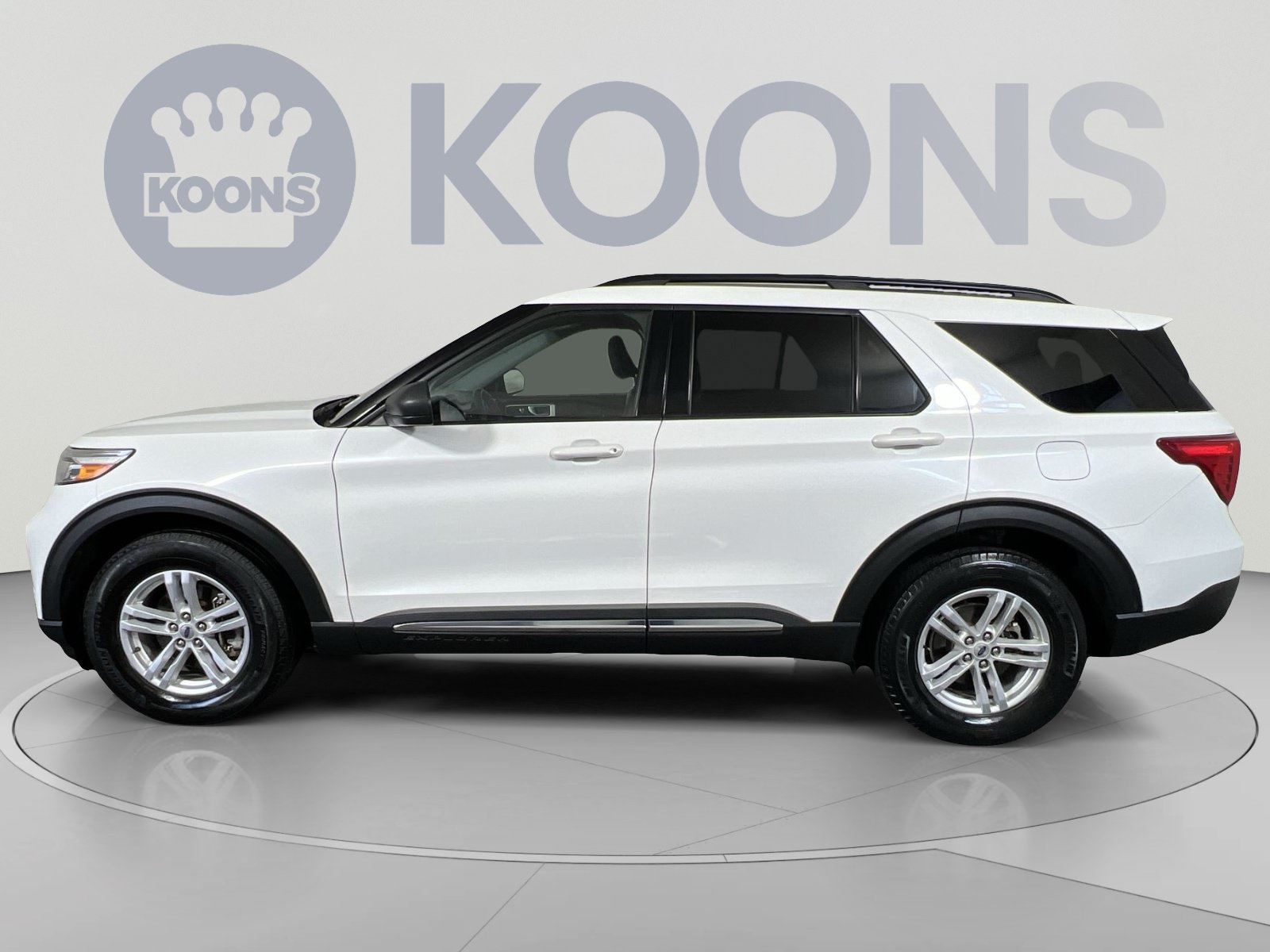 Certified 2022 Ford Explorer XLT w/ Equipment Group 202A AWD/4WD image 7