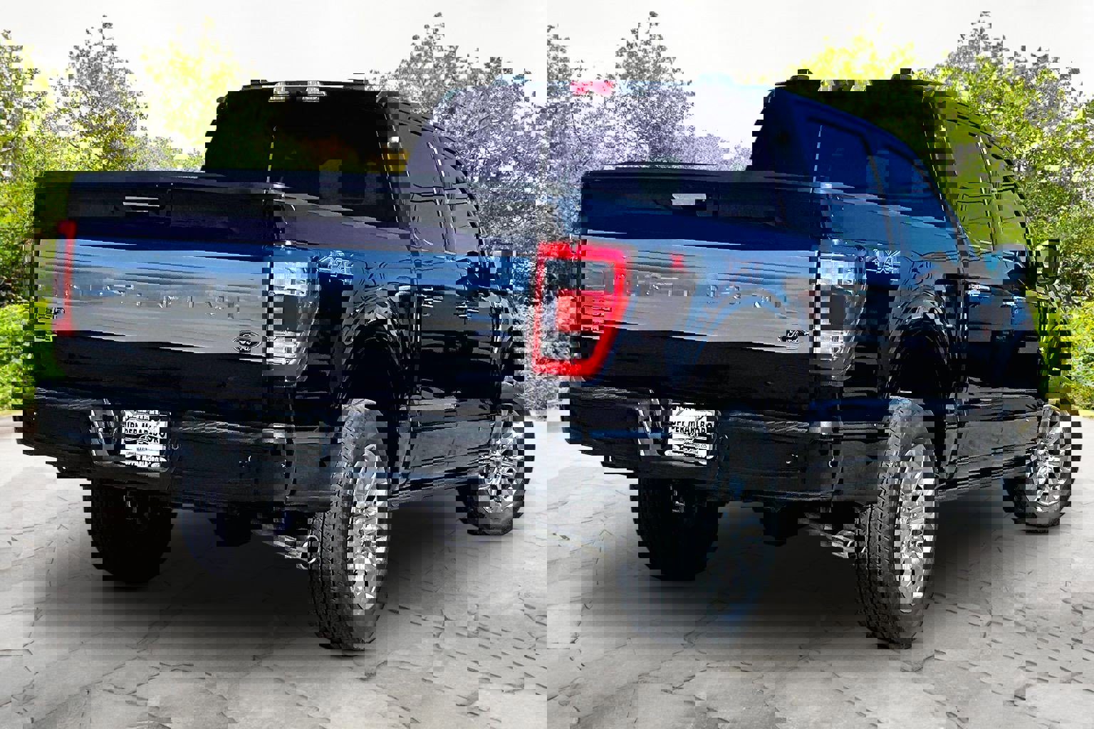 Certified 2022 Ford F150 Platinum w/ Equipment Group 701A High image 13