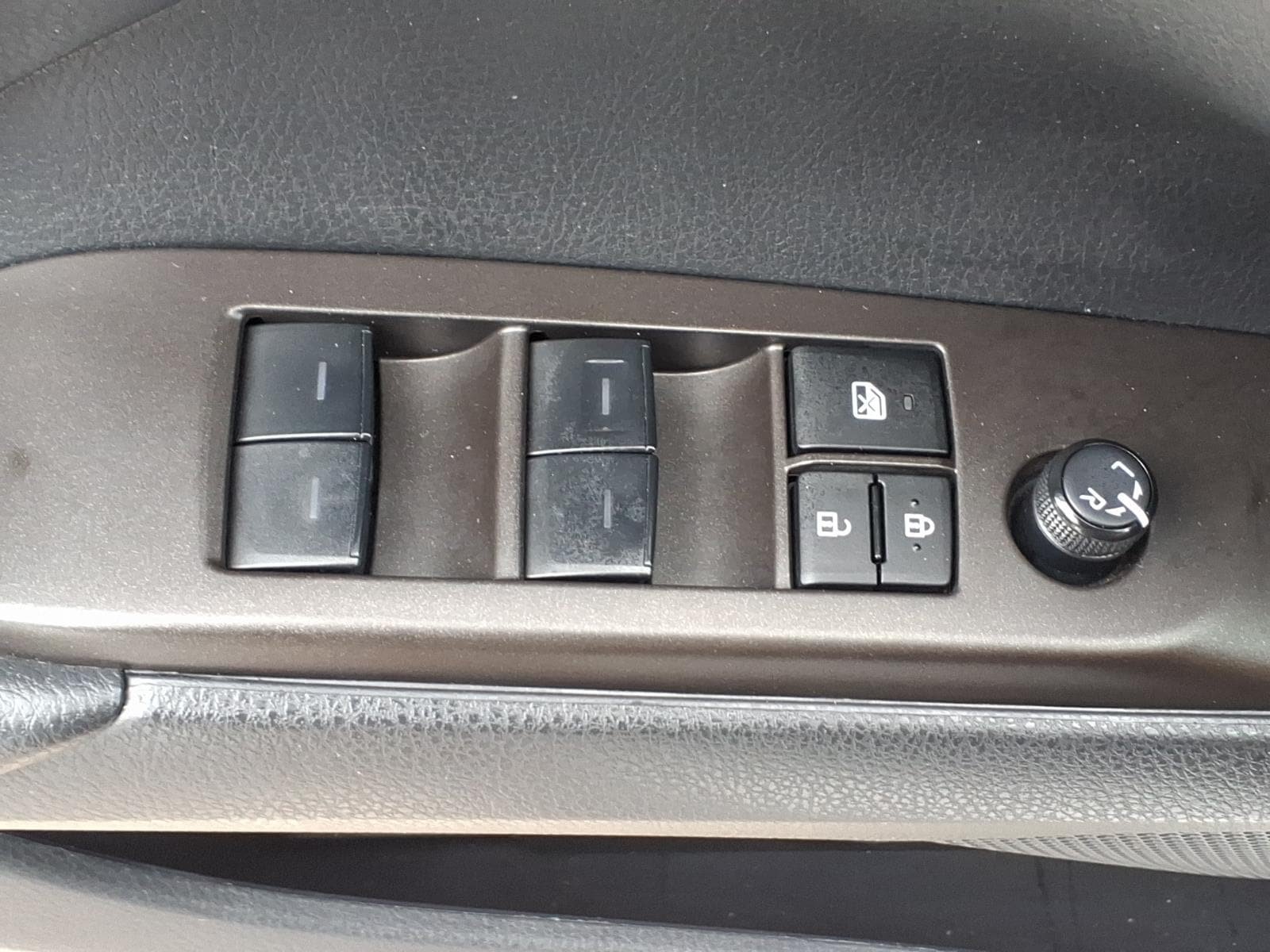 Used 2024 Toyota Camry SE w/ Cold Weather Package FWD image 22
